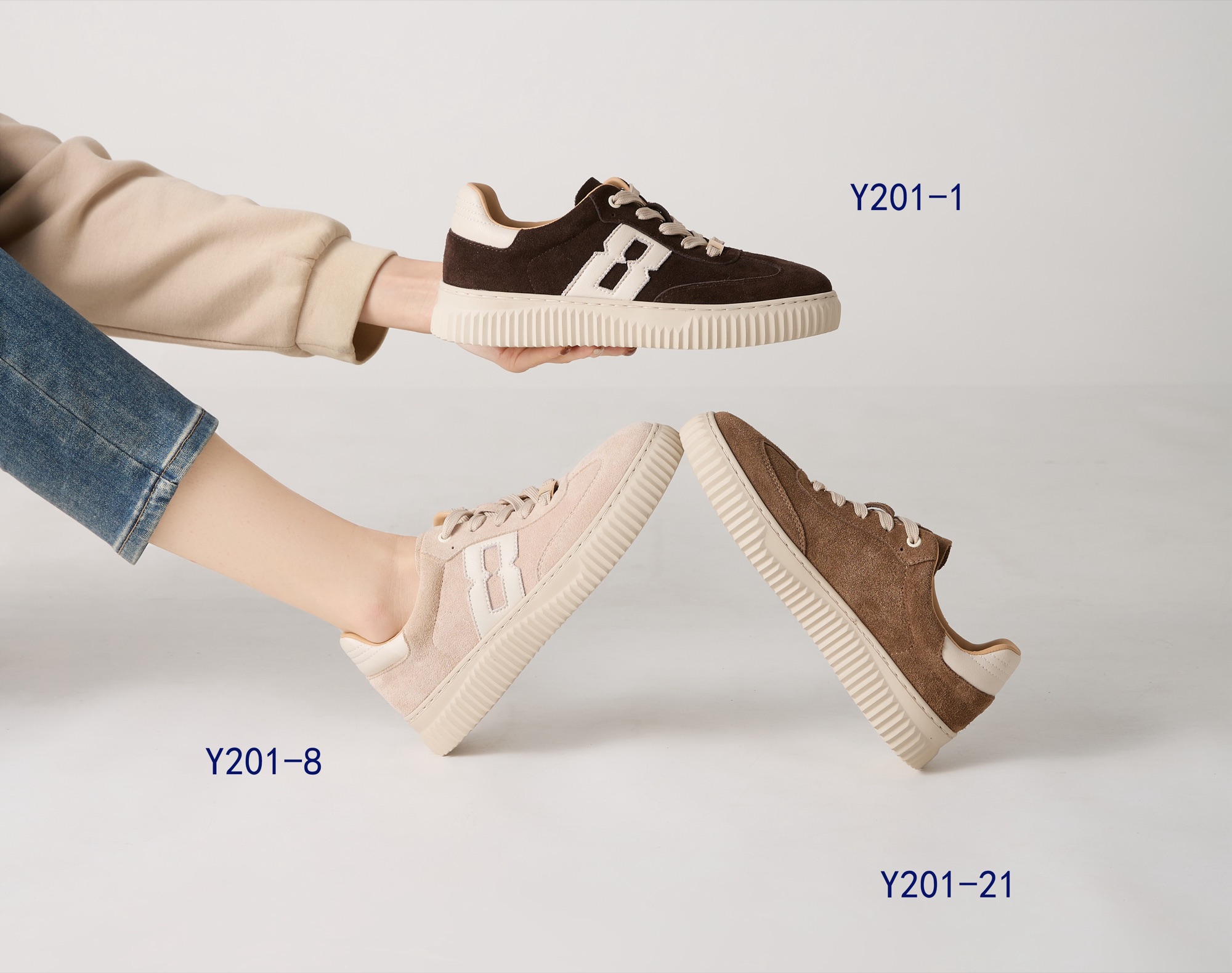 Y201 suede court sneakers